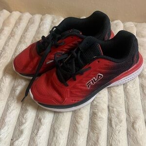 Shoes Fila running shoes size 8